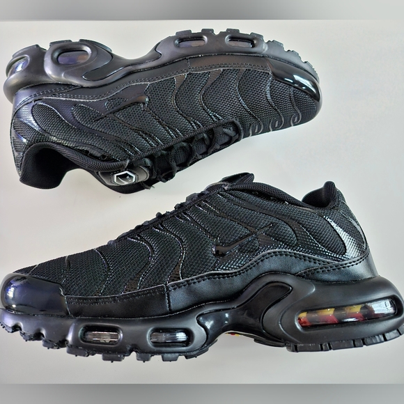 Nike Shoes - Hot new Women's Nike Airmax Tn Plus unisex size 9 gym shoes